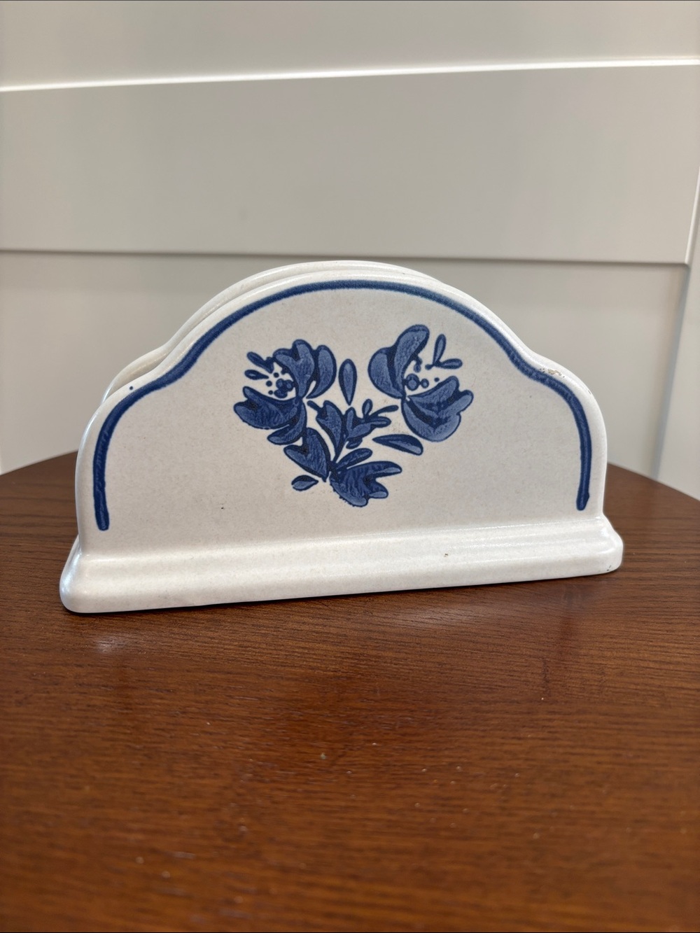 Pfaltzgraff Yorktowne White and Blue Floral Ceramic Napkin Holder